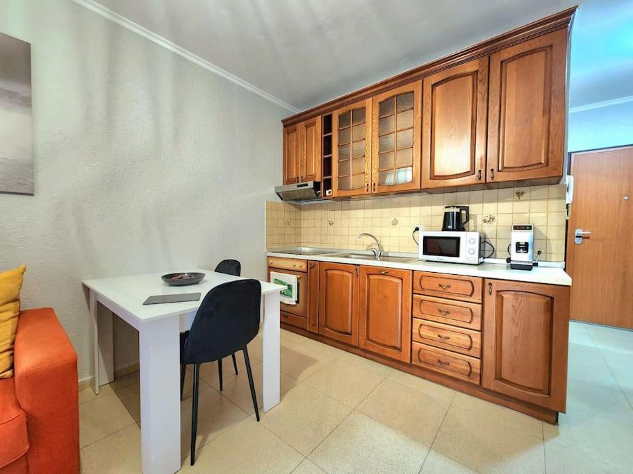 티라나 One Bd Flat Near Center With 24H Self Check In 아파트 외부 사진
